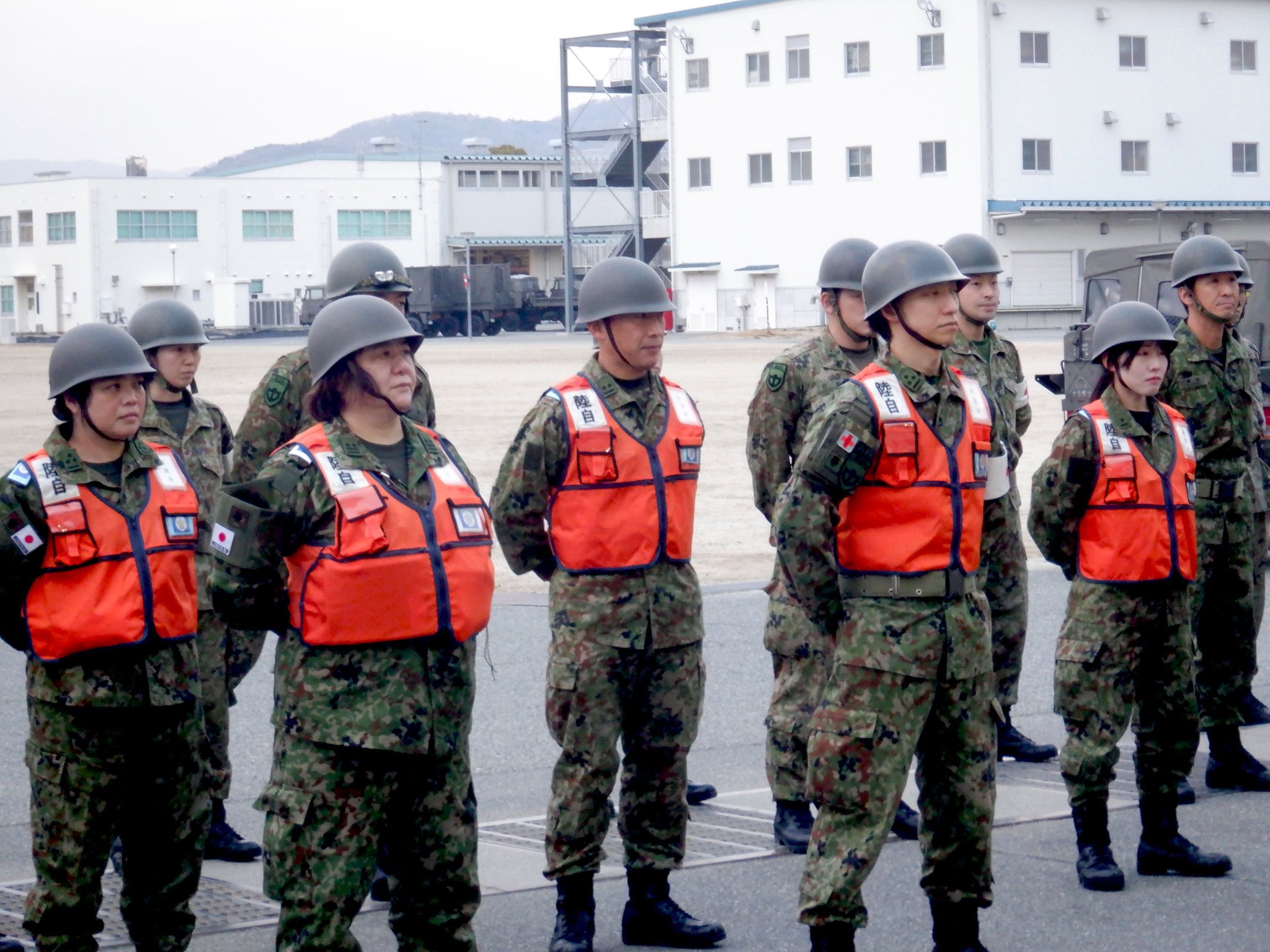X-এ 防衛省 陸上自衛隊: X-এ 防衛省 陸上自衛隊: