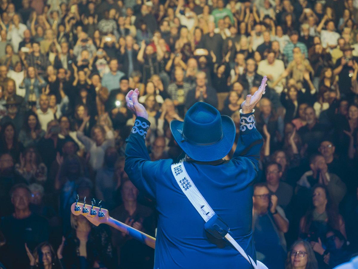 MavericksMusic's tweet photo. El Cajon @TheMagnoliaSD ⛰️ 11.17.23
 📸 @habanamenex #TheMavericks #FallTour23 #TheMavericksLive https://t.co/zM3jOPNFQp