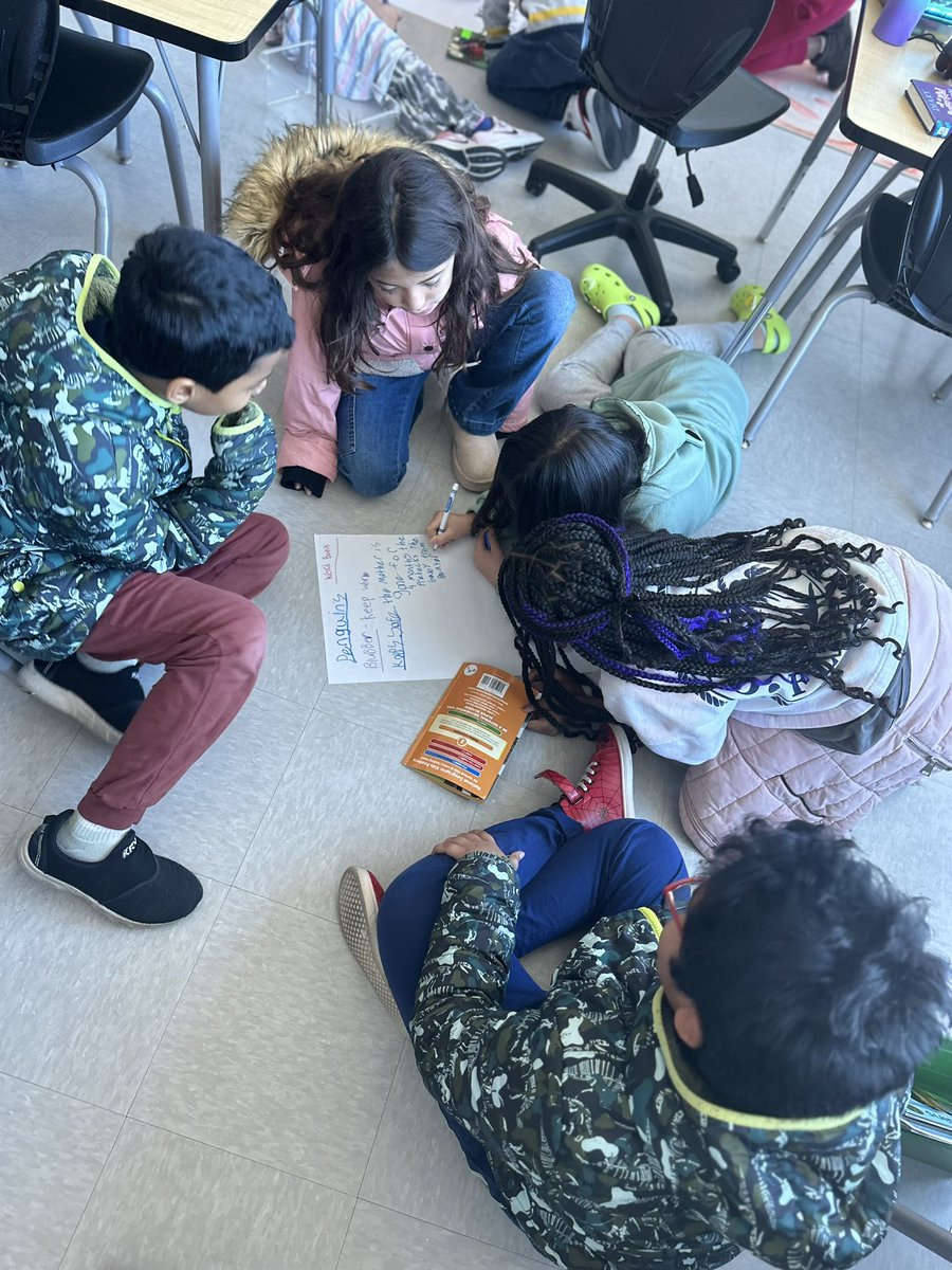 baristondo1's tweet photo. Collaborating with our research club to develop specialized vocabulary for our study on a particular animal. Together, we're constructing a comprehensive word bank. https://t.co/g4lpGgRs7f