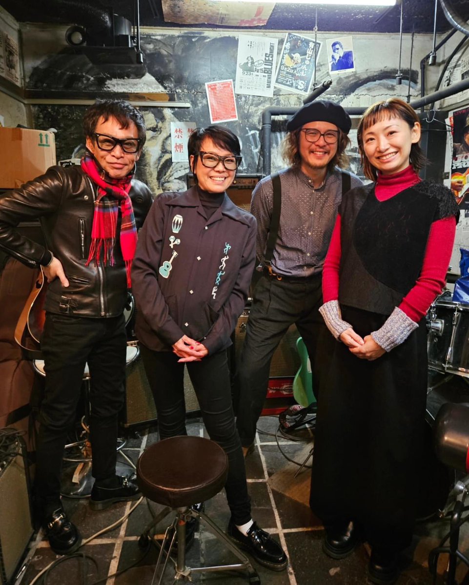 Saetsu_'s tweet photo. 4/6はユカリさんの還暦ライブ【大西ユカリの Year Of The DRAGON】@なんばHatchで開催されます！
先日はチケット抽選会ライブ@シカゴロック
初めて新宮虎児さんとお会い出来て嬉しかったです！
私もHatch遊びに行くの楽しみです〜😁

#大西ユカリ
#新宮虎児
#クレイジーケンバンド https://t.co/Dxj9HM2Gt4