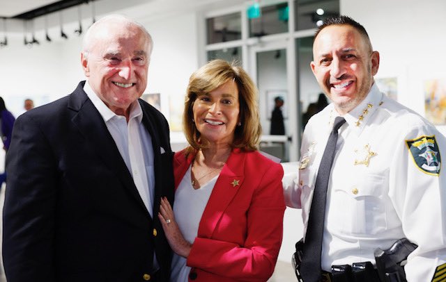 CommissBratton's tweet photo. As wonderful night at the Sanibel Big Arts Festival. I was glad to speak to those in attendance about policing in America — the history, where we are, and where we’re going — as well as my book, #TheProfession. 

My thanks to Sheriff Carmine Marceno for welcoming @rikkijklieman and I.