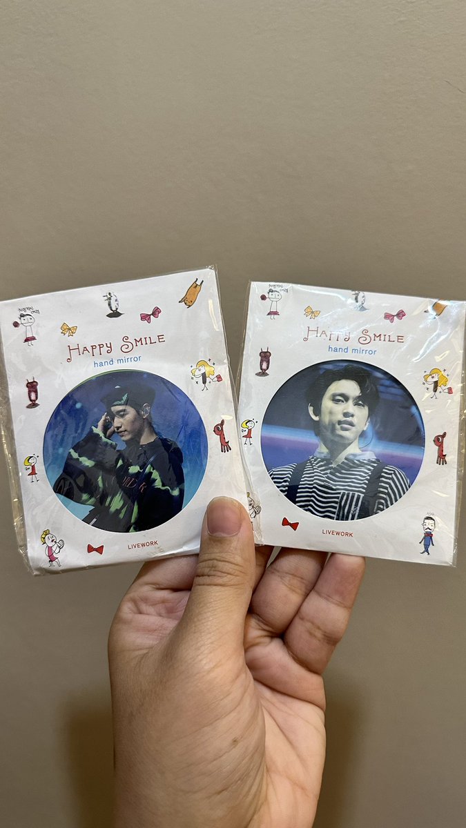 morkbvm's tweet photo. Update: Hi! Punta kayo sa Ahgase Area bukas. Andun kami ni @imdayounggg para mamigay nitong GA. 😁

Kuha kayo para sa inyo at sa friends niyo! ☺️

#TheOtherSideinMNL #MarkTuanInManila #MarkTuan #TheOtherSideAsiaTOUR2024 https://t.co/hI5QrwtFZb