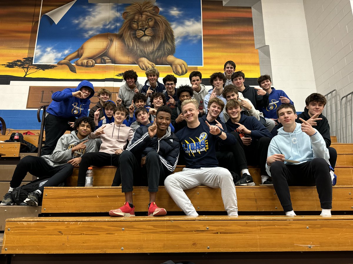 LT_Lions_Bball's tweet photo. The Freshmen Boys Basketball Team had a blast at the Special Olympics Pack the Place! Go Lions! T.E.A.M! @LTHS_Athletics @jltyrrell8 @LTWaterman @LTActivities https://t.co/17uwRgYh8p
