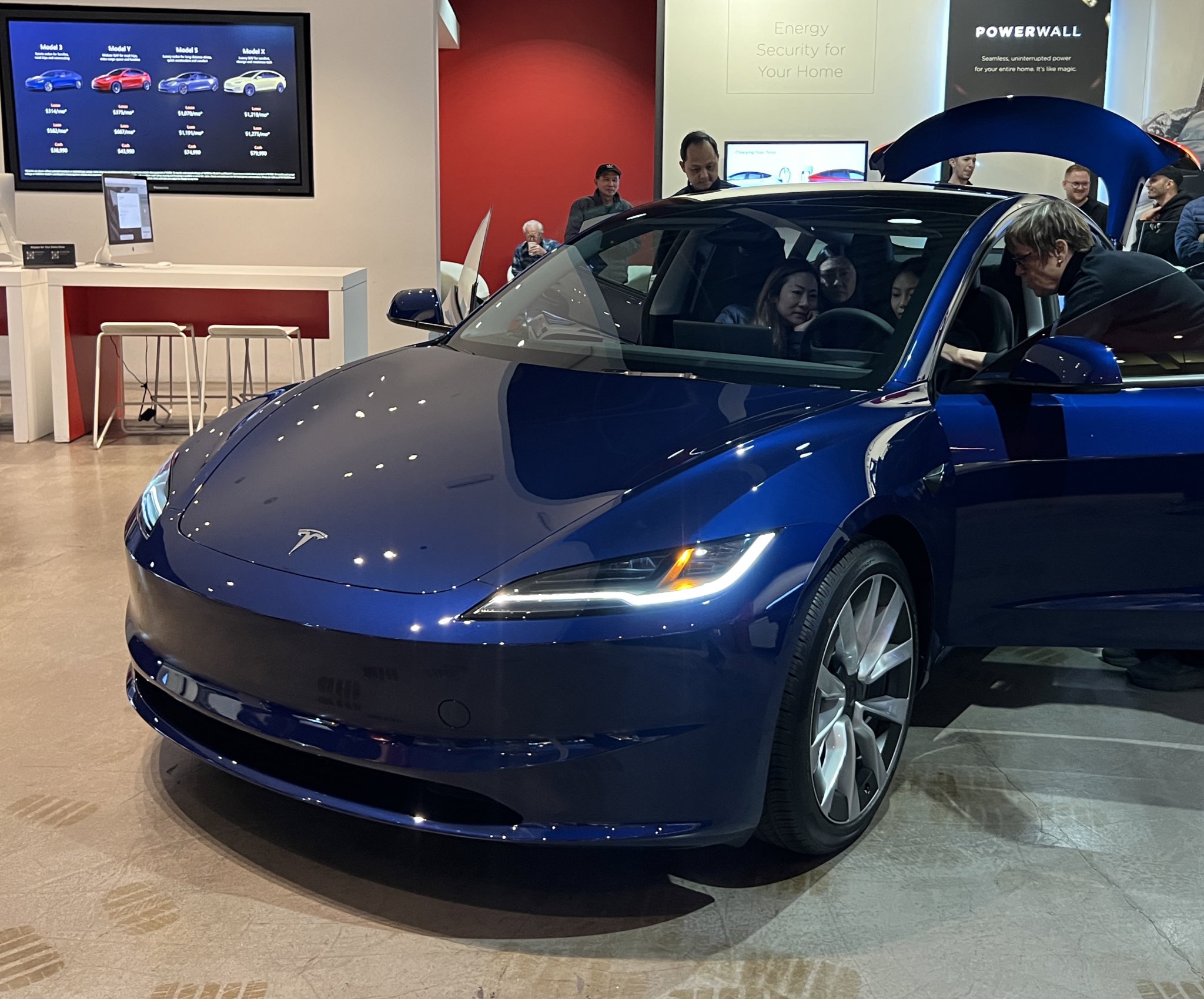Model 3 owners sale club
