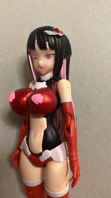 そういえばインナーメッシュ使いのフォロワーのおかげで生活の中に「インナーカラーにする」選択肢が入り込んでたのでしました
眼鏡はいいの探し中 