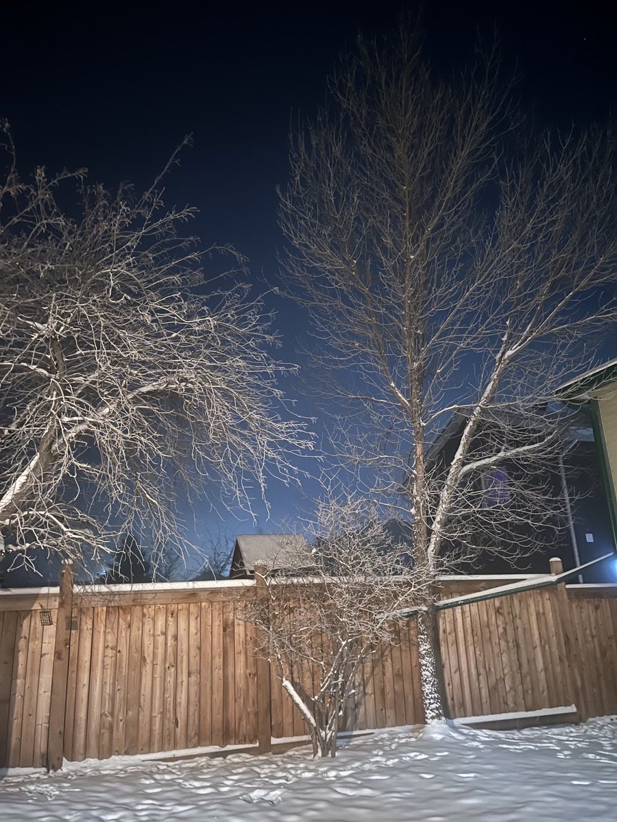 briancritch's tweet photo. Little chilly in the Mac tonight #albertaweather #eddieshear -35 brrrrr https://t.co/x0a9XPD3Os