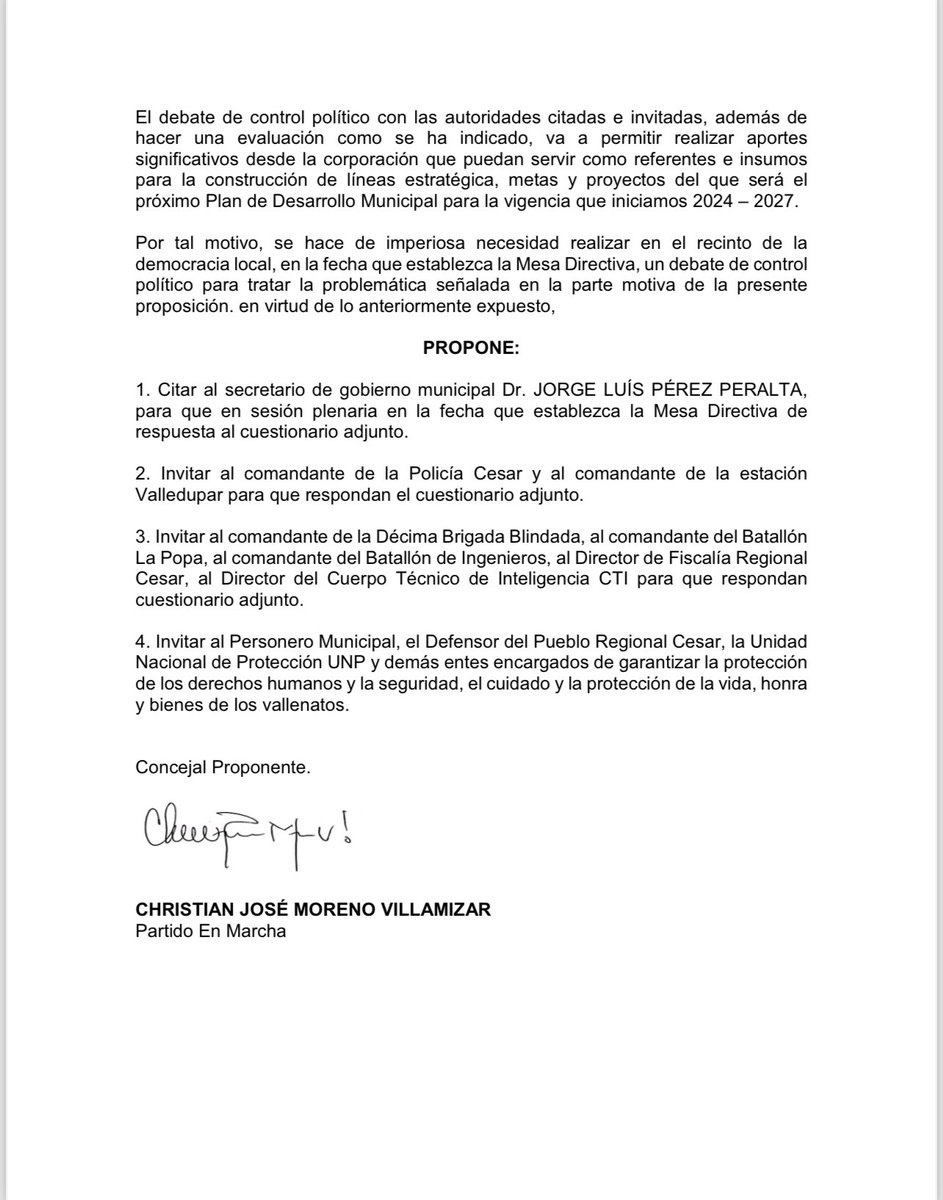 CJoseMoreno's tweet photo. Triste noticia Valledupar, fue negada esta noche en sesión del @ConcejoVpar esta proposición que pretendía hacer un debate sobre la grave situación de seguridad que vivimos los vallenatos, el objeto era escuchar a la administración municipal sobre cómo reciben la ciudad, a los comandantes de la fuerza pública, la fiscalía, Cti, órganos de inteligencia y demás entidades encargadas de velar por la seguridad, hacer un balance, revisar indicadores y aportar en la construcción de manera inmediata y oportuna de soluciones que pide a grito la ciudadanía.

La seguridad no da espera, la seguridad depende de todos, van tristemente 8 muertes violentas en el municipio en 12 días, una masacre con un saldo de 2 muertos y 1 herido, ajustes de cuenta de bandas criminales, la ciudad inundada por el tráfico y micro tráfico de drogas, sitiada por las bandas criminales, hurto, extorsión, abigeato, etc; la ciudadanía está desesperada, aterrorizada, con miedo, el comercio golpeado, el turismo afectado, en fin. 

Celebro la decisión del alcalde sobre zonas sin consumo de drogas, su voluntad, la de la fuerza pública, pero la responsabilidad es de todos, el concejo debe aportar, no puede negarse al debate, es el espacio de la democracia local, la ciudadanía nos eligió para que llevemos y representemos sus intereses, no hacer un debate es perder un espacio para aportar, para exigirle a la fuerza pública, para contribuir como coadministradores y para que la Alcaldía tenga más insumos para su política de seguridad y el plan de desarrollo.

Seguiremos insistiendo en dar los debates oportunamente en donde nos corresponda, ojalá en el recinto del concejo, pero también estaremos en la calles, en los barrios, comunas y corregimientos.