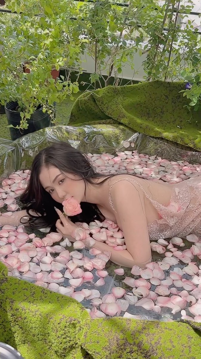 phan_thu24973's tweet photo. Hôm nay em buồn
#gaixinh #trend #viral #xuhuong #3DModel #bikini #chich  #nunglon #vietnamesegirl #việtnam #dễthương #gáisexy https://t.co/IWGsbIieG2
