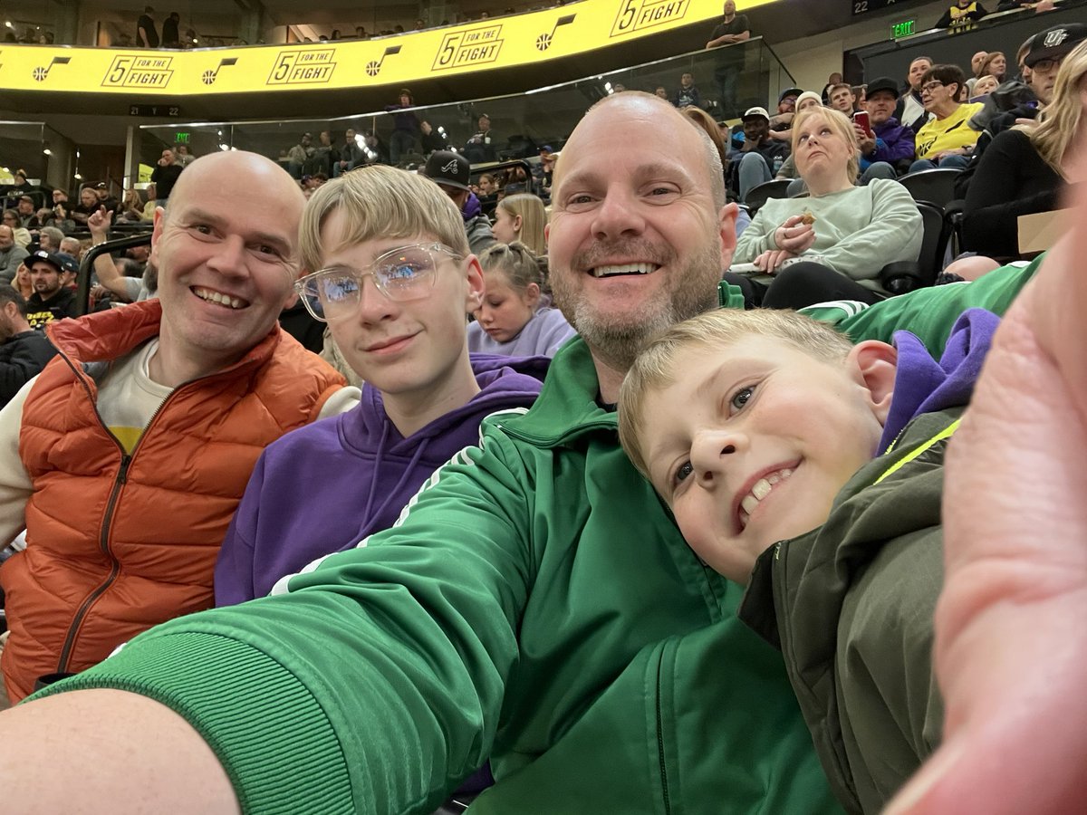 k_r_baum's tweet image. Boys night at the jazz game #gojazz