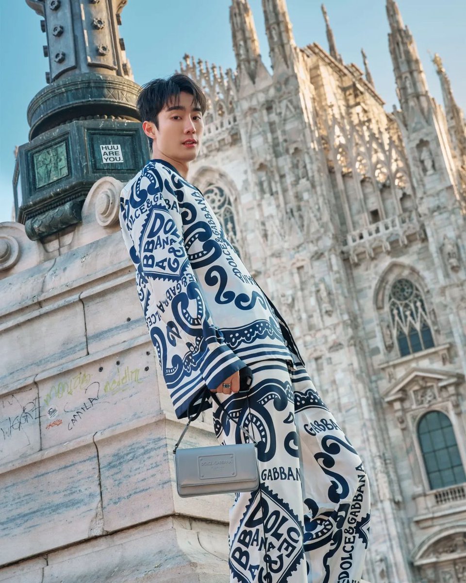 forceofficial_'s tweet photo. 𓈃 13.01.67
IG Post: rsvpbangkok
✉️: อุ่นเครื่องก่อนชมโชว์ กับฟอสในลุคจาก @dolcegabbana แมทช์ลุคที่สะท้อนลวดลายความเป็นอิตาลีของ #DolceGabbana
🏷: https://t.co/SUd3Ve2mYt
#fforce_ @fforcejs
#DGFW24xForceBook
#DGFamily #DGFW24
#zzocial #rsvpbangkok
#minrsvp #minselective https://t.co/C4hSs28p39