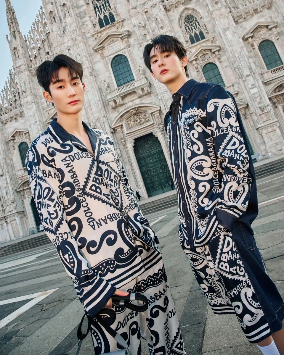 forceofficial_'s tweet photo. 𓈃 13.01.67
IG Post: rsvpbangkok
✉️: เช็คอินมิลานกับสองหนุ่ม #ฟอสบุ๊ค กับลุคจาก @dolcegabbana อุ่นเครื่องก่อนชมโชว์
🏷: https://t.co/SUd3Ve2mYt
#fforce_ @fforcejs
#DGFW24xForceBook
#DolceGabbana
#DGFamily #DGFW24
#zzocial #rsvpbangkok
#minrsvp #minselective https://t.co/sla0OtSUlR