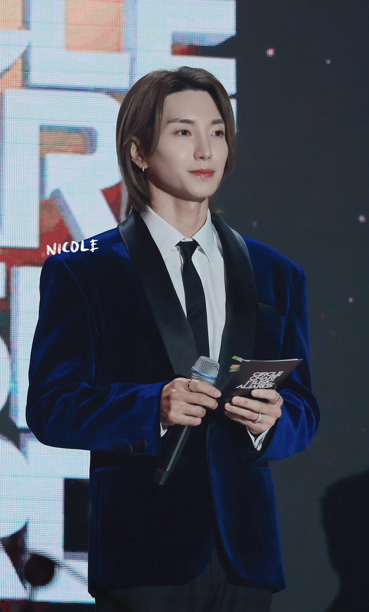 Nicole_teuk's tweet photo. 你永远光芒万丈💫✨

#Leeteuk #利特 #슈퍼주니어 #SUPERJUNIOR #이특 #LEETEUK 
#TheShow_Th3eeGuys #SUPERJUNIOR_LSS https://t.co/HMUBHwuaOM
