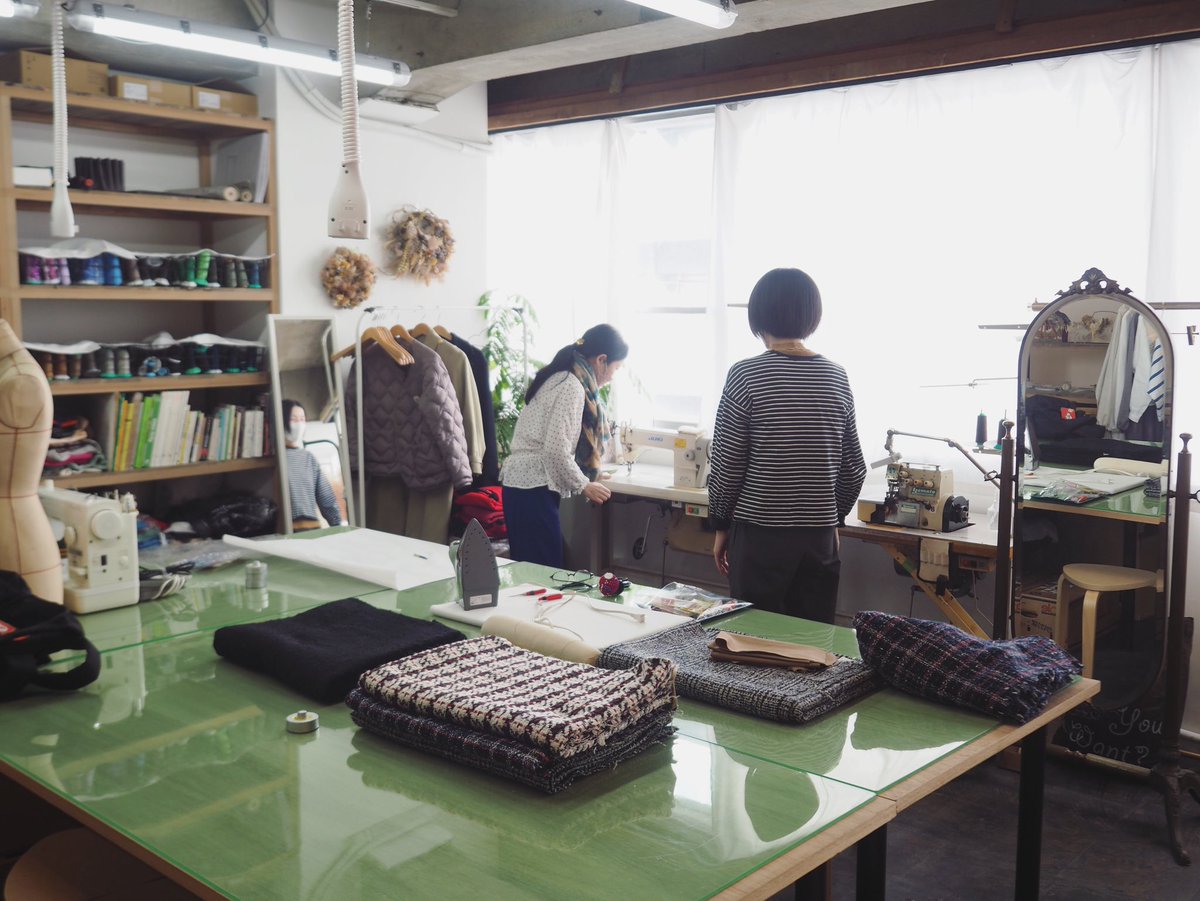 sewing workshop Vol.1. "Tweed Manteau"
 "ツィードマント"開催しています！

ワークショップ、ますます充実させていく予定です。
ぜひ、チェックを！

すべてのプログラムの予約はこちらから
tol-app.jp/s/dressnarrati…

お店や見学なども自由にお越しいただけます。お気軽にお立ち寄りください。