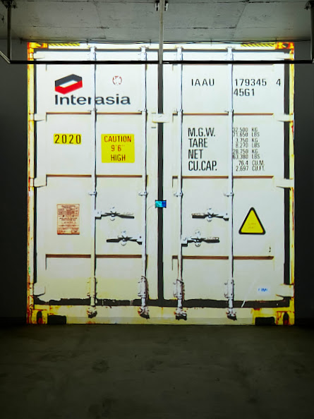 forimalist's tweet image. 「藝大院メディア映像専攻 発表会」@元町中華街校舎＋BankART Station。1/14まで。
　印象に残ったのは、櫻井想、下川晴葵、鈴木創大、倉知朋之介、是永悠之介。写真や映像だけでなく、殆ど演劇のパフォーマンス、アニメ、ゲーム、サウンドインスタレーション、VR、書籍まで、あらゆるメディアを駆使。