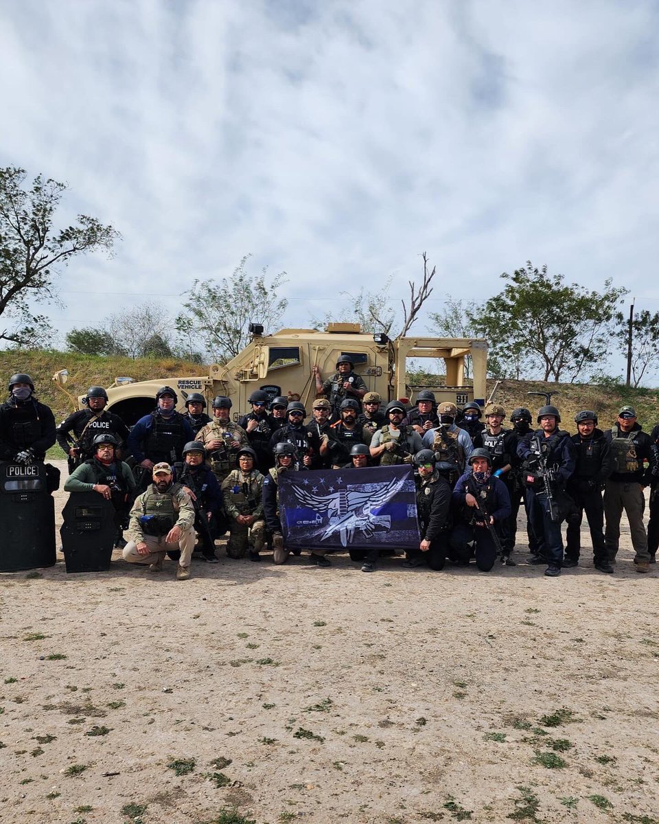 valorrgv's tweet photo. Valor Basic Swat I Course. Congratulations to all these swat candidates. 
These Swat candidates earned their swat operator pins! They push through hundreds of drills and repetitions all week long, with limited rest, and limited breaks. 
https://t.co/eXuArXwYKE https://t.co/SHuqMmdhnI
