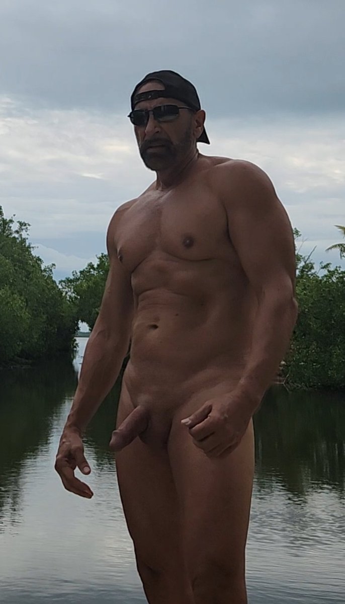 PaulJon85515913's tweet photo. Hope you have a sun and fun filled Friday #fridaymorning #FridayVibes #FridayThoughts  #FridayMotivation #nudistbeach #NakedOutside #nakedandfree #Naked_Men #TaylorSwift #sunkissed #outdoorfun #fridaymorning https://t.co/F3YitmKEm3