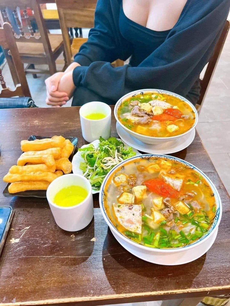 tusraau's tweet photo. ㊗️Chúc nhà mình cuối tuần vui vẻ nhé! Mời cả nhà ăn sáng cùng em 👇👇

⚡️Hai tô bún đĩa quẩy này đổi 0,0000314 có đắt không anh chị? 🤣🤣
  #PiNetwork #PiCoreTeam #Picoin https://t.co/0UYIIkPAKV