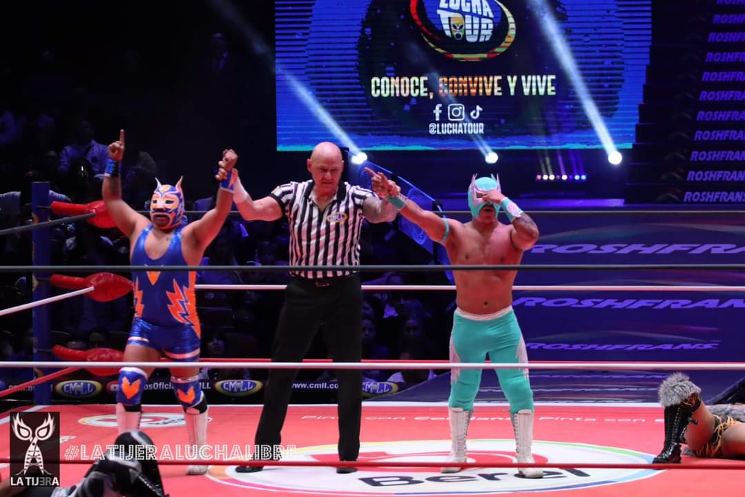 LaTijeraLucha's tweet photo. Arranca de gran manera el segundo #ViernesVIP del #CMLL, donde el bando técnico del #MiniSkyTeam logra doblegar a los rudísimos, para dejar los ánimos a tope en la #MexicoCatedral; gran trabajo de #Angelito, #PequeñoMagia y #Kaligua sobre #Minos, #FullMetal y #PequeñoPolvora… https://t.co/9g9kvuB845