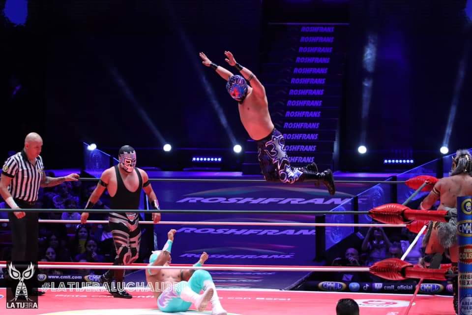 LaTijeraLucha's tweet photo. Arranca de gran manera el segundo #ViernesVIP del #CMLL, donde el bando técnico del #MiniSkyTeam logra doblegar a los rudísimos, para dejar los ánimos a tope en la #MexicoCatedral; gran trabajo de #Angelito, #PequeñoMagia y #Kaligua sobre #Minos, #FullMetal y #PequeñoPolvora… https://t.co/9g9kvuB845