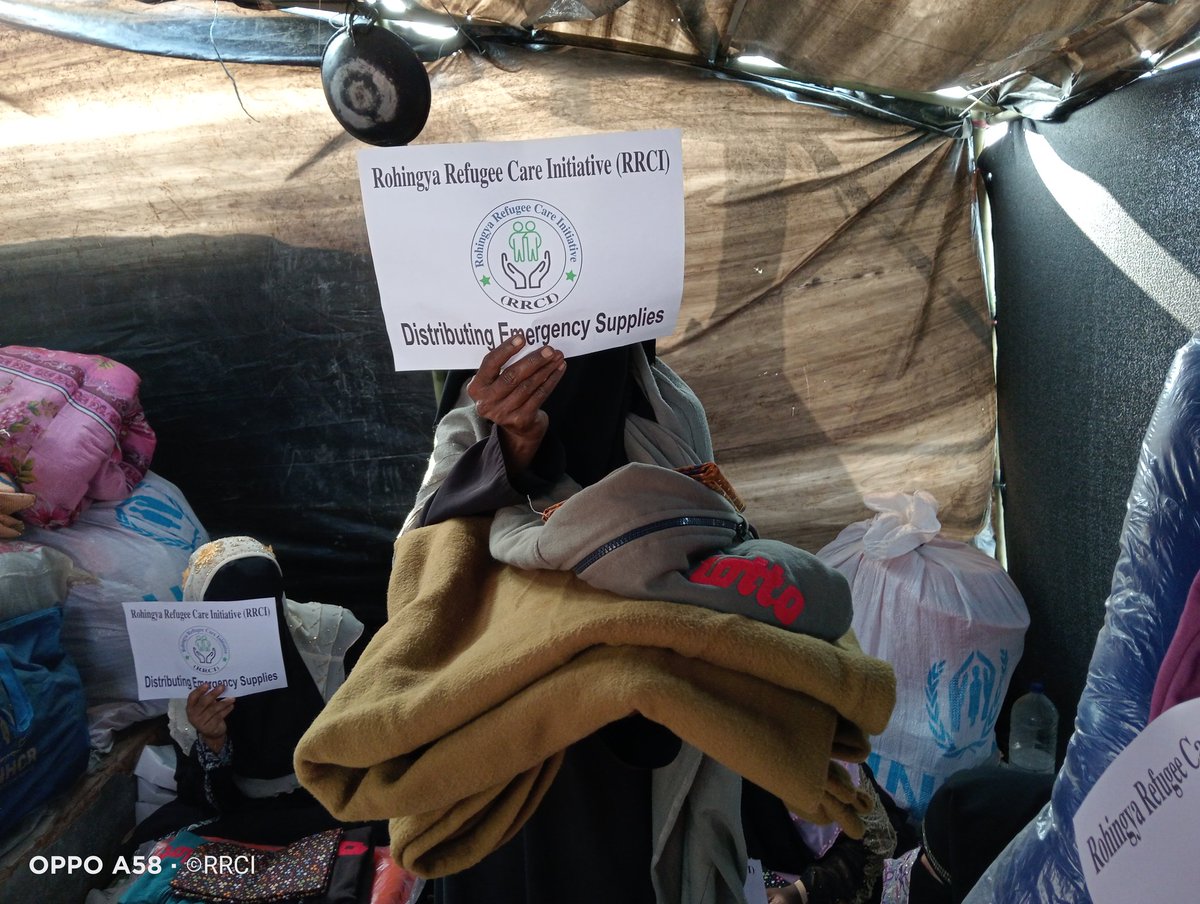 RohingyaRCI's tweet photo. RRCI support fire victims providing sets of blankets, warm clothing &amp; female attire. It reflects profound solidarity beyond material aid. RRCI's compassion nurtures emotional resilience, Contribute at https://t.co/Epf0rMrpro. Your small donations are greatly appreciated.

RRCI https://t.co/F3InXQrqbk