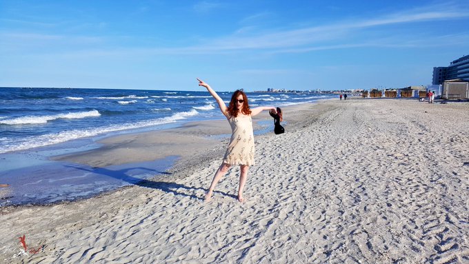 Another winter storm already. I'm just going to imagine I'm on a warm beach somewhere. Why don't you<a href="/tag/colemanhawkins"class="tags"><span>#colemanhawkins</span></a><a href="/tag/tenorsax"class="tags"><span>#tenorsax</span></a><a href="/tag/jazzlegend"class="tags"><span>#jazzlegend</span></a>