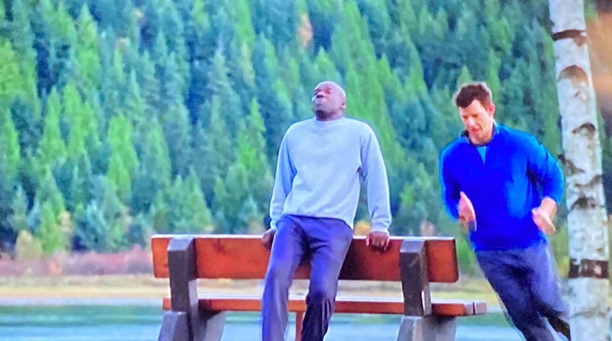 heartie_jan's tweet image. Beautiful setting!! Willy is not impressed! 

@Eric_Mabius #HowtoFallinLove
@HallmarkDrama