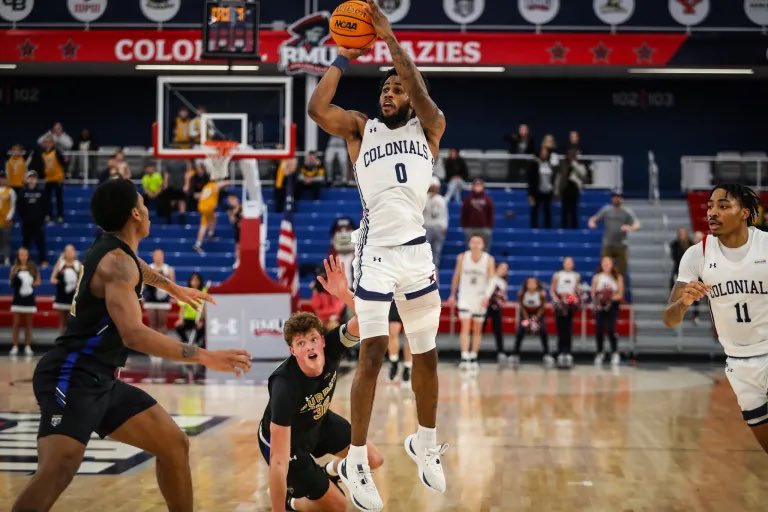 PghSportsNow's tweet photo. Hastings, Corbin Hit Clutch Shots To Take Down 'Dons in OT Thriller https://t.co/kvICdD2YgX via @pghsportsnow https://t.co/R8CQFOPxhC