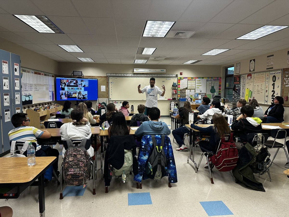 KipIoane's tweet image. Awesome getting to talk @teams_men to my son’s fifth grade class today as part of their #FridayFeatures series. Young minds are naturally curious and that makes a presenters job easy!