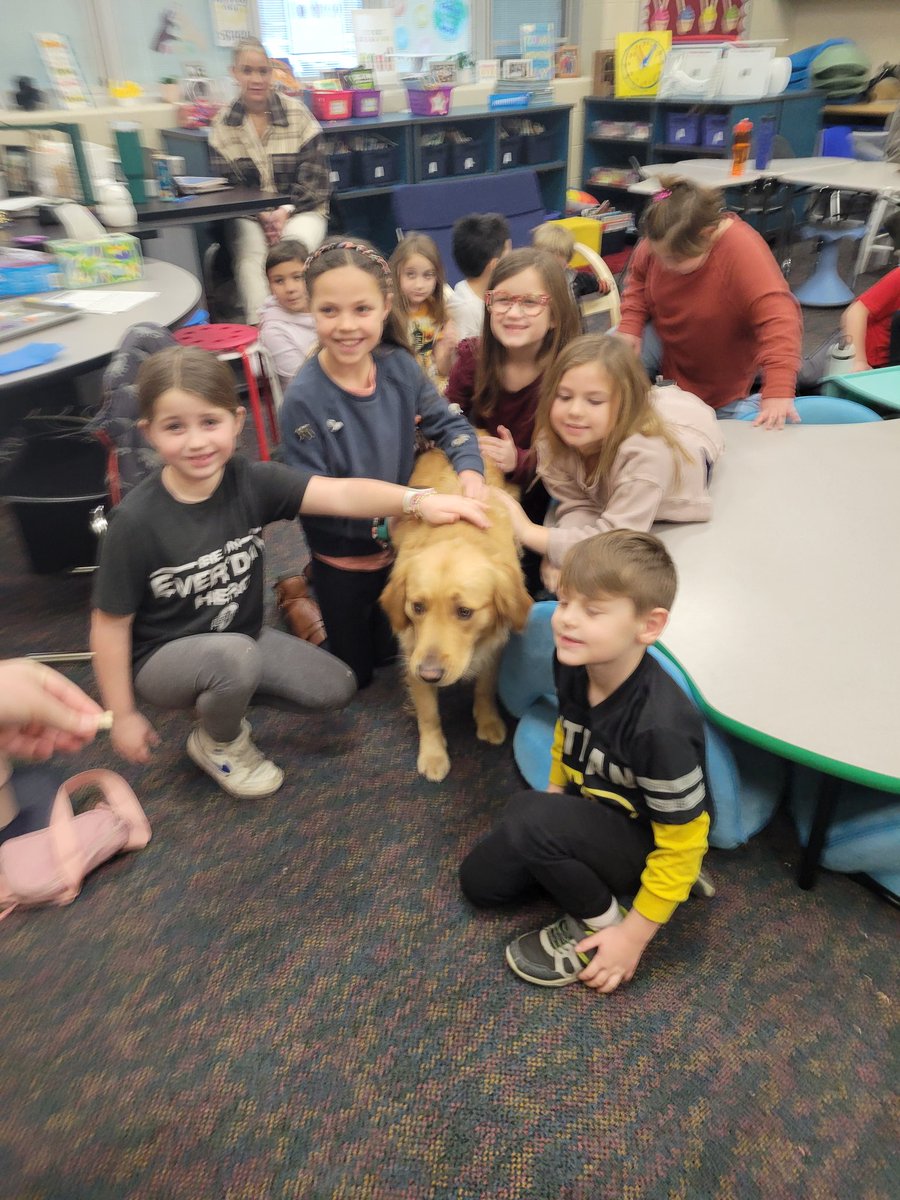 MrsWord30's tweet photo. Our behavior has been so great that Cali stopped by to see these 2nd grade rockstars! #otsegoknights @OesCounselors https://t.co/7uCjEvBib0