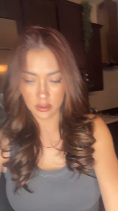 Arianny Celeste ?? is live now! https://t.co/J0aiDtGnIa https://t.co/0Nn8DGyoXk