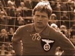 Quokka69's tweet photo. @80s90sfootball Laurie Sivell, Ipswich and Germany legend 🤣🤣🤣🔵⚪🚜 https://t.co/ZdBeRYrXpQ