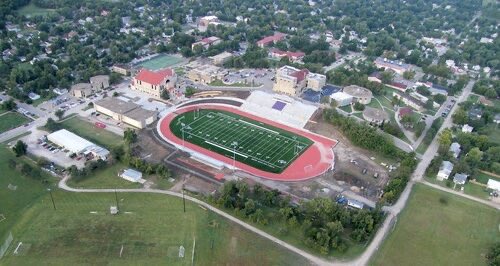 kjb13_'s tweet photo. I am finally able to announce an official offer to take my athletic abilities to the next level. Thank you Coach Bowlin and Mound Builder Athletics for giving me this opportunity. 🙏🏽#trackandfield @BuilderXCTF @buildersports https://t.co/jm0LjWgnRw