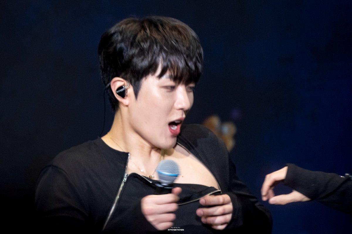 reveurweus's tweet photo. 231130  <WORKCATION> in HK

突然的......

#인피니트 #이성열 #李成烈
#INFINITE #SungYeol #WORKCATION_HK https://t.co/Vv5dwFWPgc
