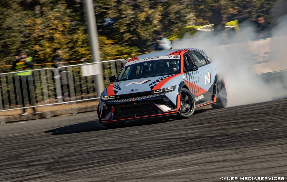 Legacy_BL_jun's tweet photo. Hyundai IONIQ 5N "Drift Spec"
#TAS2024 #東京オートサロン2024 #HyundaiN #IONIQ5N #Nmotion https://t.co/RWevVCVrNe