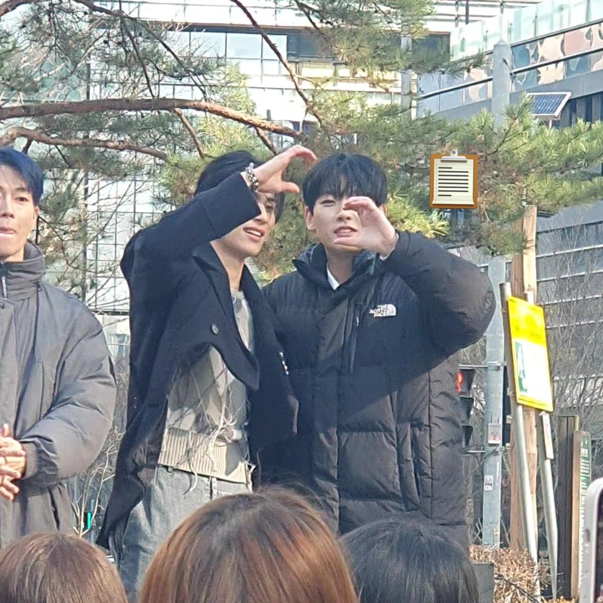 게시판 tweet media