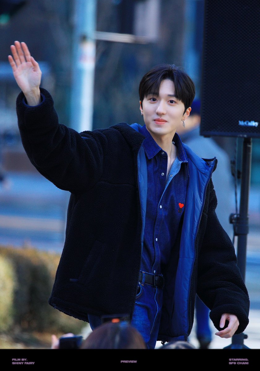 ShinyFairy_cn's tweet photo. 240113 이거진짜••같다•••.
#SF9 #찬희 #CHANI https://t.co/2qeaJE8UYY