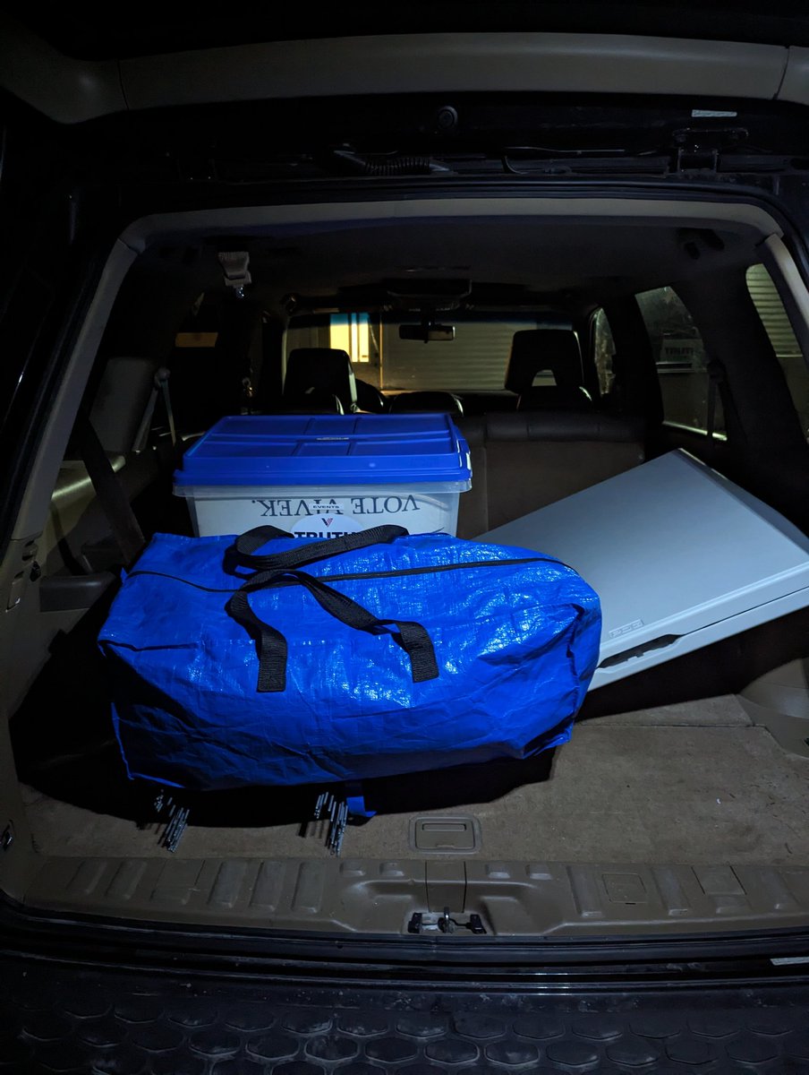 realrobbymcj's tweet image. All packed up and ready to go table for @VivekGRamaswamy at the New Hampshire GOP Annual Meeting in Concord, New Hampshire w/ @thadriley ‼️

#NHPolitics #fitn #nhgop #Vivek2024