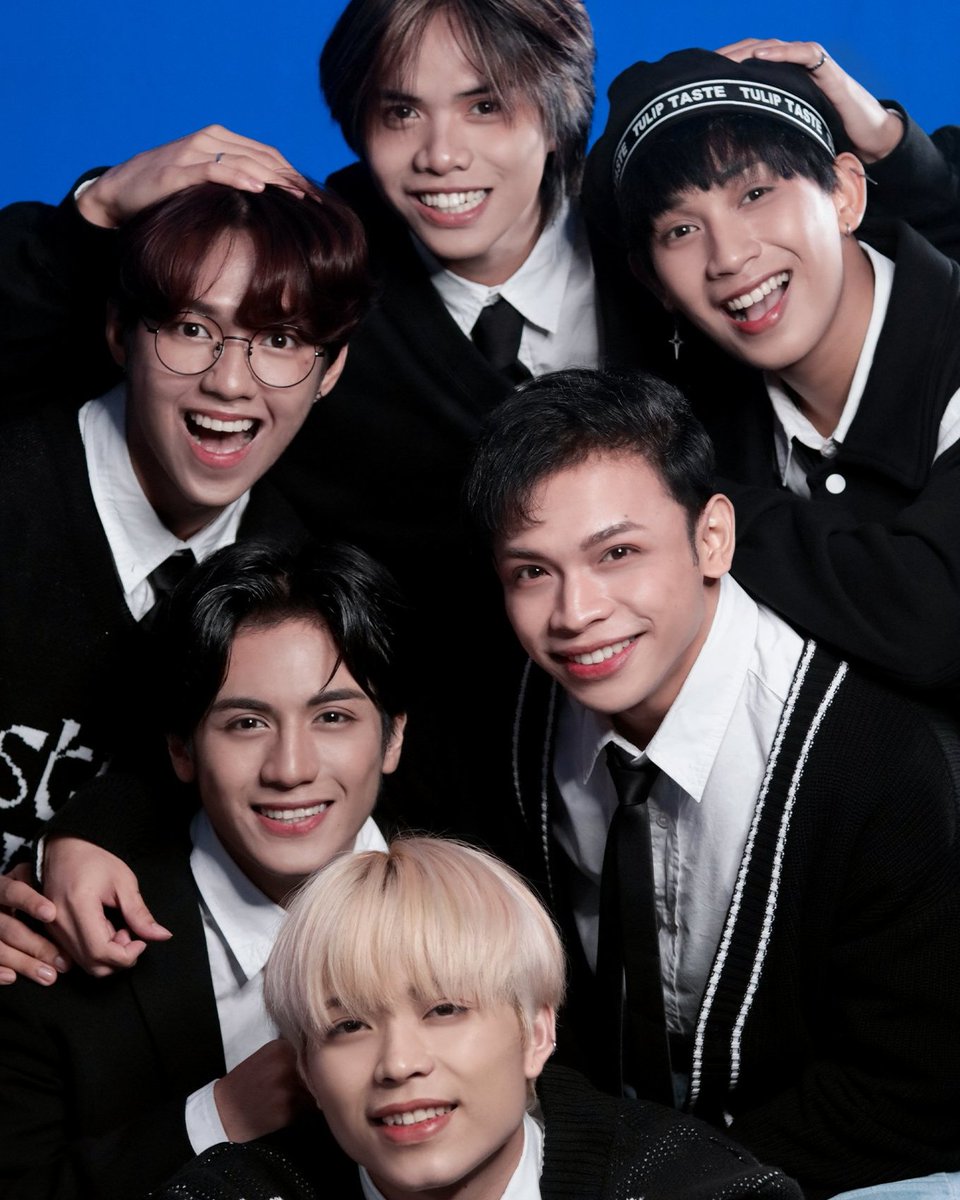 FamdomUpdates's tweet photo. 💡 Did You Know?

P-Pop Rookies, @pluus_official, are managed under SBTown, which is headed by Geong Seong Han, aka Tatang Robin. Tatang Robin is best know as the early trainer, mentor and manager of SB19 before he formed his own company.

#PLUUS #ProfilesInPPopReloaded #PPOPRISE https://t.co/7Krd38jbcl