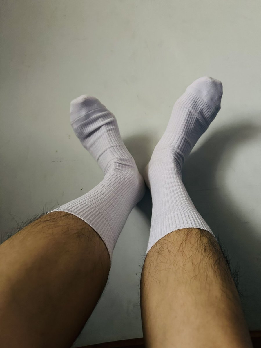 之前買的條紋襪襪
現在才拿來穿😆
#白襪 #襪 #襪控 #條紋襪