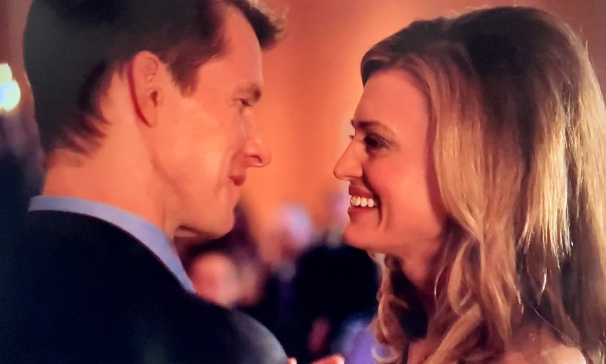 heartie_jan's tweet image. Confidence of a man in love! 🥰🥰 
@Eric_Mabius #HowtoFallinLove @HallmarkDrama