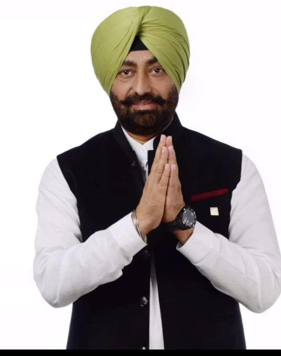 SukhpalKhaira's tweet photo. Hello everyone, while I am happy that today is my father @SukhpalKhairas  birthday, yet on the other hand I am disheartened to see that a person who all his life has fought for the rights of others and did not turn politics into a money making business, is being kept in jail in repeated multiple and false cases. 
Perhaps, his only “gunah” is speaking the truth in today’s time. Despite all the hardships I believe that truth will prevail as "ਕੂੜ ਨਿਖੁਟੇ ਨਾਨਕਾ ਓੜਕਿ ਸਚਿ ਰਹੀ"
Adv @khaira_mehtab