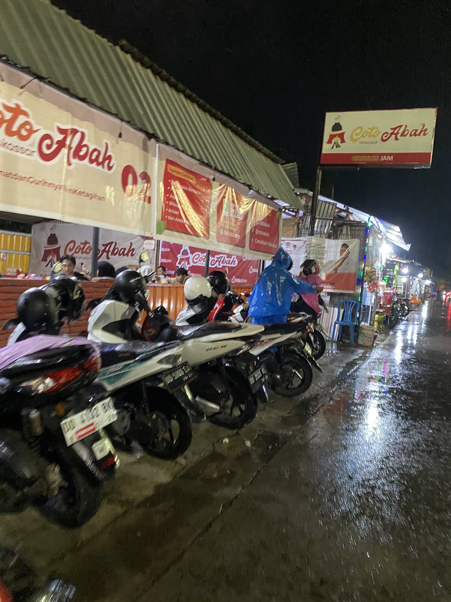 annisausmans's tweet photo. Kalo balik dari MP + hujan pasti mampiiiirrrrr https://t.co/XznrzjmiCB