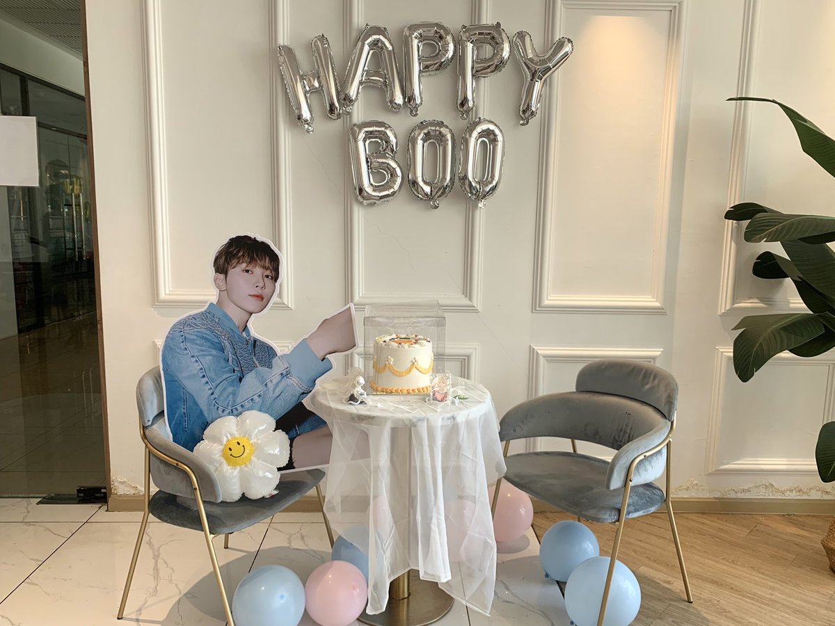 alwayswithBOO_'s tweet photo. D-DAY!
#ALWAYSWITHBOO_ https://t.co/51WdwnlxHI