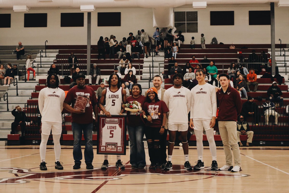 Central Basketball tweet media