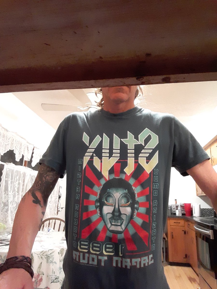 FridayTshirt's tweet photo. It's FRIDAY https://t.co/qLGbBMmTB2