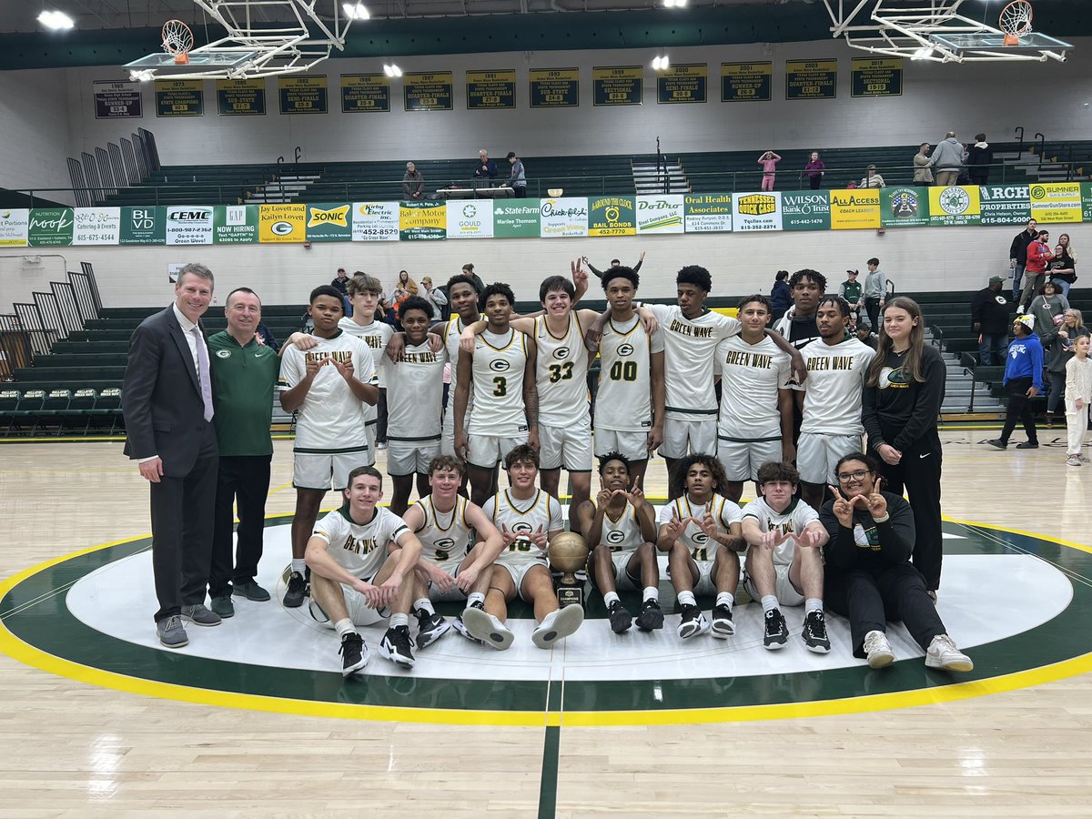 DrewMaddux's tweet photo. Great win for the Gallatin Green Wave in week 1 of our high school basketball coverage on @MyTV30_Sports and @JeffHemPBP https://t.co/PQUaFdGQ6D