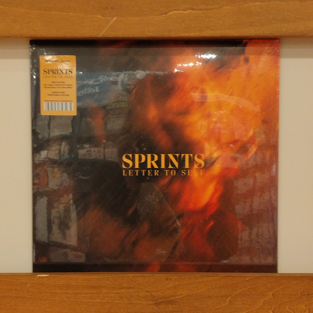 towervinyl's tweet image. 【#Sprints】
2024年一発目の要注目作！ダブリンのガレージパンク・バンド、スプリンツのデビュー・アルバム「Letter to Self」入荷しました〜！プロデュースは同郷ギラ・バンドのダニエル・フォックス！あの界隈ならではのストイックな熱さがたまらない！！！
tower.jp/item/6181056/
#CitySlang