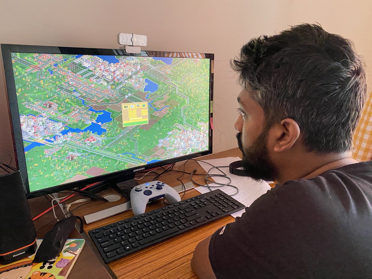 sathyan's tweet photo. Playing Transport Tycoon #goodoldgames ⁦@vasanthvelumani⁩ #transporttycoon https://t.co/R0RqfYGI47