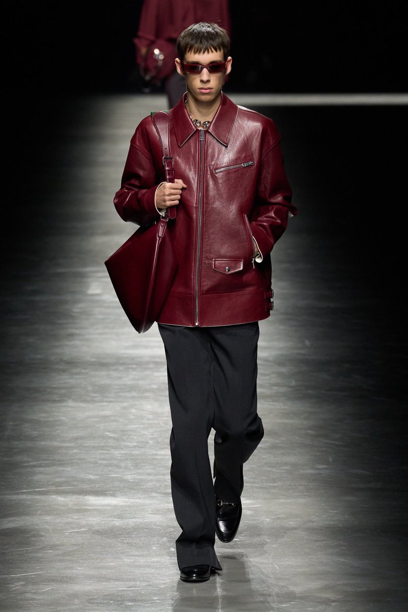 divineysl's tweet photo. red at gucci fw 24 menswear, just delicious https://t.co/wT62g7JyQ2