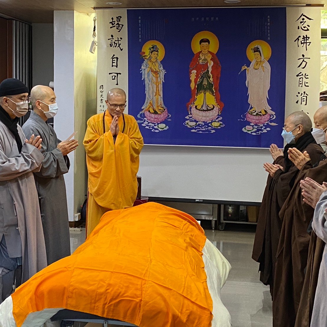 DDM_web's tweet photo. 📰中華佛教文化館住持鑑心長老尼1/13捨報 
　 感念一生護持創辦人聖嚴法師弘法、辦學 ｜#法鼓新聞  
法鼓山中華佛教文化館住持鑑心長老尼，於2024年1月13日清晨4點25分捨壽。世壽99歲，僧臘69年。方丈和尚果暉法師籲請僧俗四眾念佛報恩，迴向感念長老尼一生...詳情：https://t.co/LY5serNp1X https://t.co/YQkp1VcJEq